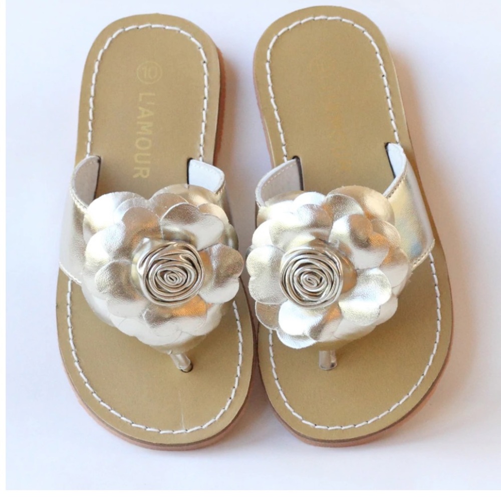L’Amour Girls sandals Gold Size 7 Toddler excellent condition.